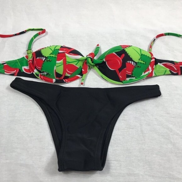 Recco Size Small Sequence Underwire Brazilian Bikini. New With Tags - Picture 1 of 5